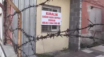 Deaş Mağduru 24 Kişilik Ailenin Eski Dükkanda Zorlu Yaşamı