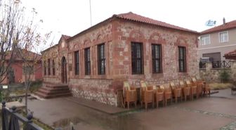 Iı. Abdulhamid Tarafından Yaptırılan Taş Mektep'te Eğitim Devam Ediyor