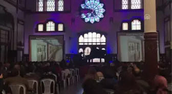 Tuluyhan Uğurlu Sirkeci'de Konser Verdi