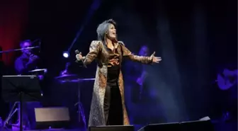 Yasmin Levy İstanbul'da Ayakta Alkışlandı