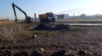 Avdan'da Dere Yatağı Yabancı Maddelerden Arındırılıyor