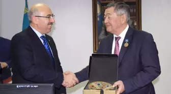 İü Rektörü Prof. Dr. Ak, Soyuz Ms-07'nin Fırlatılışını İzledi