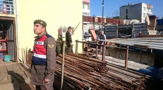 Hurdacıya Düzenlenen Operasyonda, 8 Ton Çalıntı Elektrik Direği Parçası Ele Geçirildi