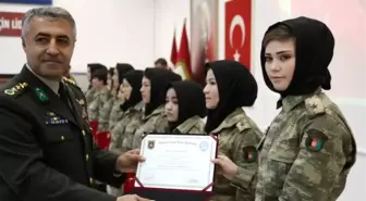 Afgan Kadın Subaylar Savaşa Hazır