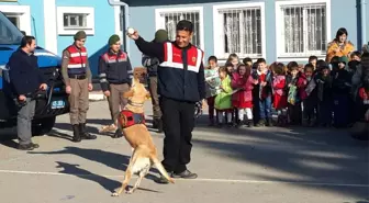 Jandarma Salihli'de Öğrencilerle Buluştu