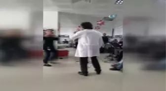 Doktor, Kanser Hastalarına Moral İçin Zeybek Oynadı