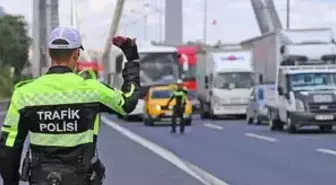 İstanbul'da Ağır Tonajlı Araç Yasağı 08.00'de Başladı, 15:00'de 4 İlçeye Giriş Yasaklanacak