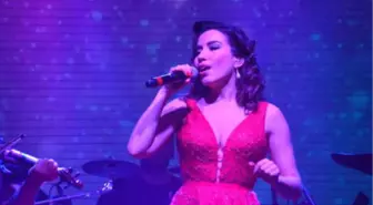 Adanalılar Yılbaşını Burcu Güneş ile Kutladı