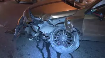E-5'te Kaza Yaptıkları Lüks Aracı Bırakıp Kaçtılar