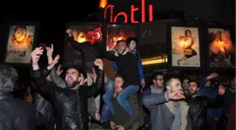 Eskişehir'deki Yılbaşı Kutlamasında Irak Bayrağı Gerginliği