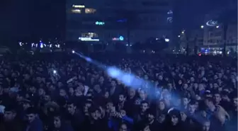 İzmir Yeni Yılı Coşkuyla Karşıladı