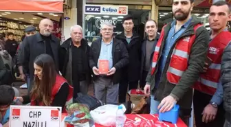 Nazilli'de CHP'li Gençler Çocukları Sevindirdi