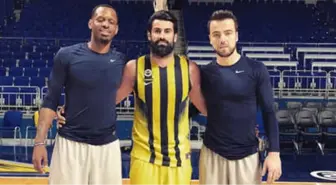 Volkan Demirel, Basketbol Takımının Antrenmanında