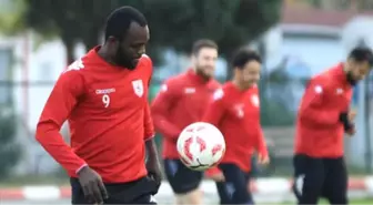 Samsunspor'da Parasını Alan Tek Futbolcu Chibuike, Kampa Katılmadı