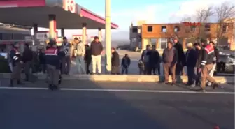 Edirne Refüj İstemeyen Mahalleli, Duble Yolu Trafiğe Kapattı