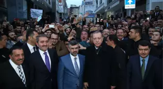 Erdoğan, Sultanbeyli Belediyesini Ziyaret Etti