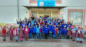 Kağıtsporlu İzcilerden Örnek Davranış ''Tokatlı Öğrenci Kardeşlere Hediye''