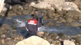 Öz Çekim Yapmak İsterken Boğuluyordu