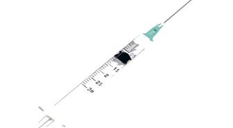 Eline İğne Batan Asistan Doktor Suç Duyurusunda Bulundu