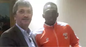 Adanaspor Uche Kalu ile Anlaştı