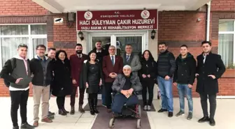 Huzurevindeki Yaşlılara Ücretsiz Kişisel Bakım Nizmeti