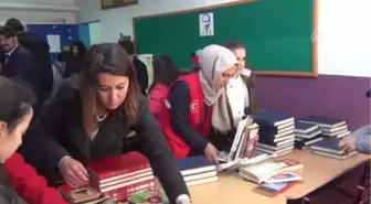 Manisa'da 'Geleceğe Işık Tutuyoruz' Projesi