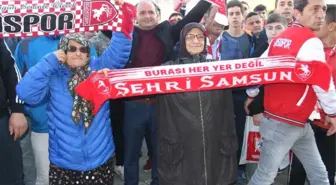 Samsunsporlular Takımları İçin Meydana Akın Etti