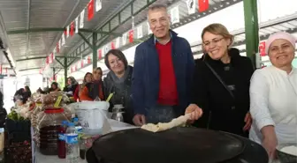 Tarhan, Kadın Üretici Pazarını Ziyaret Etti