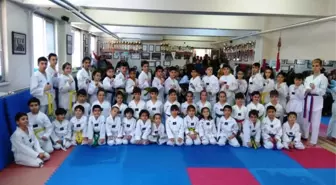 Ayvalık Spor Kulübü Taekwondo Branşı Kuşak Sınavı Yapıldı