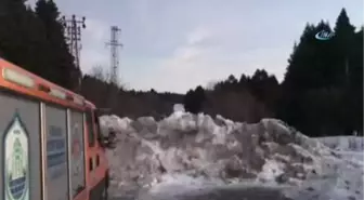 Uludağ'da Kabus Dolu Gece...şelalede Mahsur Kalan 3 Kişi Helikopterle Kurtarıldı