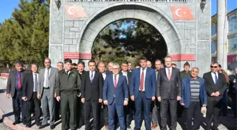 Niğde Valisi Yılmaz Şimşek, Çiftlik İlçesinde Vatandaşlarla Buluştu