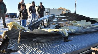Kars'ta Bir Köyü Fırtına Vurdu