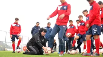 Futbolculara 'Ölü Yaprak' Dersi