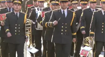 KKTC Askeri Bando O Şarkıyı Yeniden Çalmaya Başladı