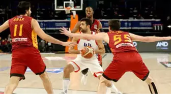 Anadolu Efes - Galatasaray Odeabank: 76-68