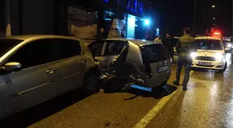 Bursa'da 9 Aracın Karıştığı Zincirleme Trafik Kazası Güvenlik Kamerasına Yansıdı