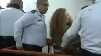 Filistinli Ahed Tamimi'nin Gözaltı Süresi Uzatıldı