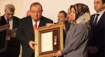 Şehit Yakınlarına Devlet Övünç Madalyası