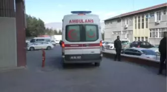 Ayağını Yem Karma Makinesine Kaptıran Genç Ağır Yaralandı