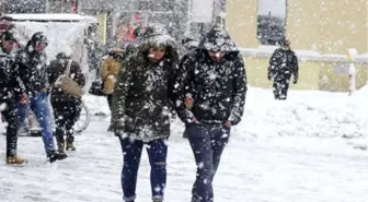 İstanbul'da Beklenen Kar Yağışı Perşembe Günü Geliyor
