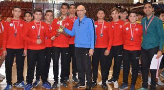Genç Erkeklerin Şampiyonu İncirliova Spor Lisesi