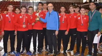 Genç Erkeklerin Şampiyonu İncirliova Spor Lisesi