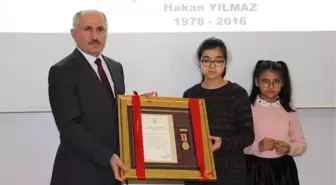 Karaman'da Şehit Polis Memurunun Devlet Övünç Madalyası Kızlarına Verildi