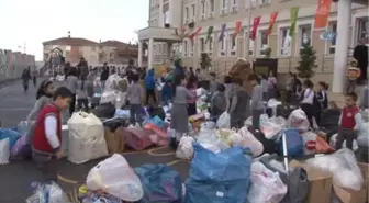 Öğrenciler Evlerinden ve Sokaklardan 2 Ton Atık Topladı