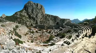 Antalya'daki Antik Kentte Bulunan 2 Bin Yıllık Yön Taşı, Yeni Bir Kentin Habercisi Olabilir