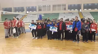 Erzurum Voleybolda Çeyrek Finalde