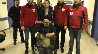 Evi Yanan Yaşlı Adam Kurtardığı Kedisine Kavuştu