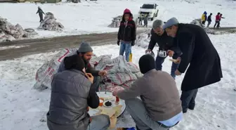 Malazgirt'e Kömür Dağıtımı Devam Ediyor