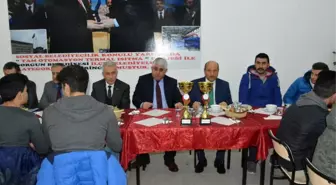 Başkan Şimşek, Genç Sporcular ile Yemekte Bir Araya Geldi