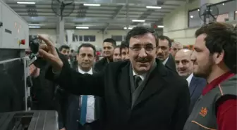 AK Parti Genel Başkan Yardımcısı Cevdet Yılmaz, Zafer Medya Ofset Tesislerini Gezdi